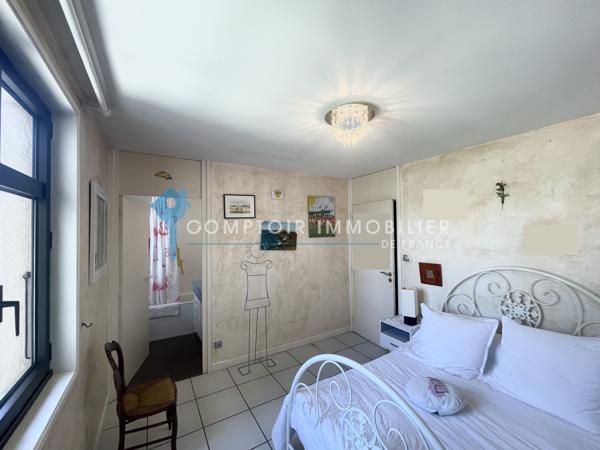Villa
                                                                                                                                                                                                                                                                                                                        11 pièce(s)                                                                                                                                                                                                          8 chambre(s)                                                                                                                                                                                                          342  m²