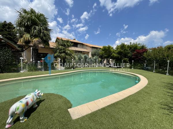 Villa
                                                                                                                                                                                                                                                                                                                        11 pièce(s)                                                                                                                                                                                                          8 chambre(s)                                                                                                                                                                                                          342  m²