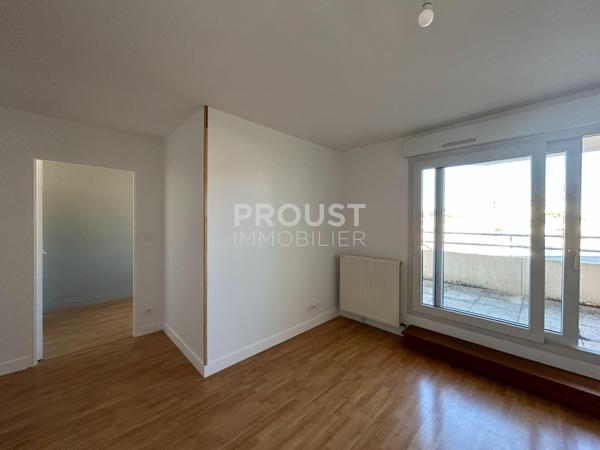 Niort, quartier port boinot appartement de 45.60 m² dans résidence sénior à deux pas du marché.