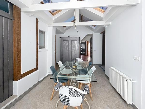 Maison de ville de caractère avec terrasse – Un esprit loft au cœur de Reims