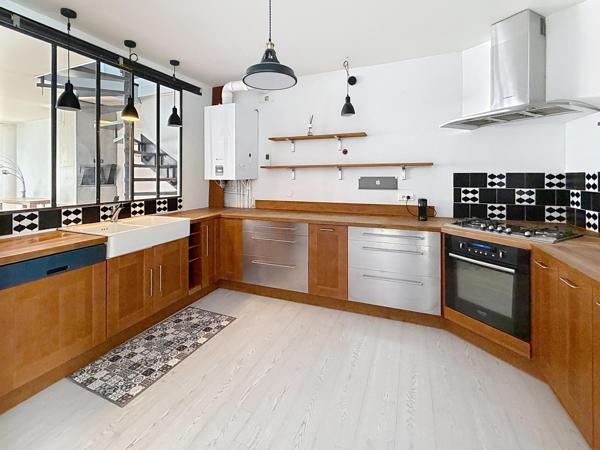 Maison de ville de caractère avec terrasse – Un esprit loft au cœur de Reims