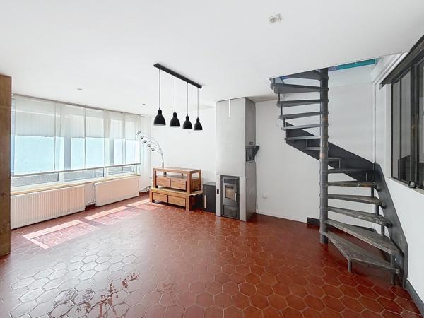 Maison de ville de caractère avec terrasse – Un esprit loft au cœur de Reims