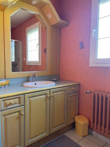 Maison à vendre à Mayenne en Mayenne (53100), ref : 046/852