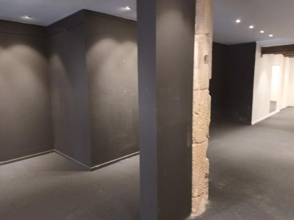 COMMERCE RC avec vitrine (130 m²)