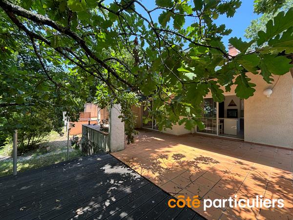 Vente
                Maison265 m² - 7 Pièces -
                    PUYMIROL (47270)