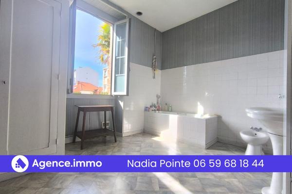 À vendre - Maison, 7 pièces située à Tarbes (65000)