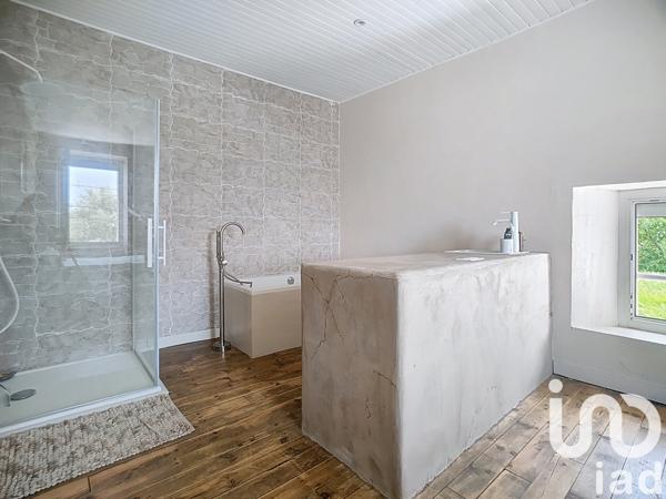 House for sale 5 rooms 104 m² Tournon-sur-Rhône