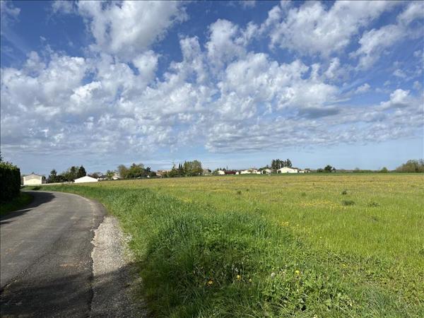Terrain à vendre |  Rouillac |  17100 m²