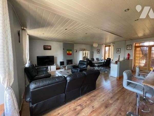 A VENDRE MAISON LE VAL D'AJOL VOSGES 88

Maison de maître, maison bourgeoise, comprenant 
- ...