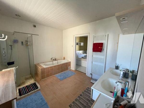 A VENDRE MAISON LE VAL D'AJOL VOSGES 88

Maison de maître, maison bourgeoise, comprenant 
- ...