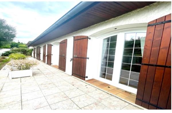 MaISON DE PLAIN PIED DANS UN ENDROIT CALME