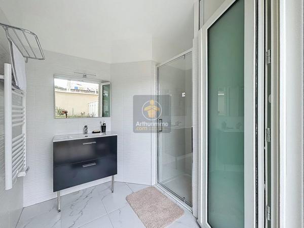 Location                                                      Appartement
                        
                     2 pièces                      41 m2                     à Limeil-Brévannes
