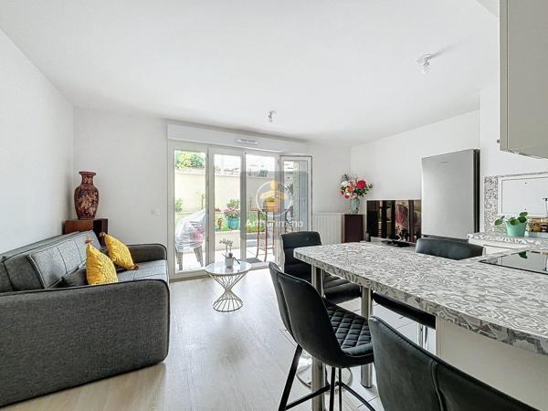 Location                                                      Appartement
                        
                     2 pièces                      41 m2                     à Limeil-Brévannes