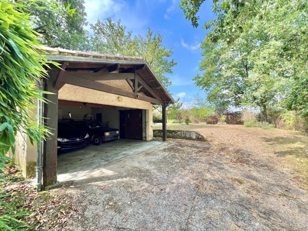 DOMAINE EN PIERRE AVEC PISCINE , JARDIN ET DEPENDANCES