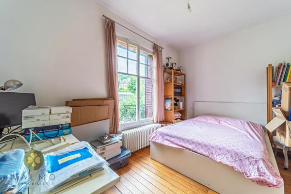 Maison
                                                                                                                                                                                                                                                                                                                        5 pièce(s)                                                                                                                                                                                                          3 chambre(s)                                                                                                                                                                                                          143  m²