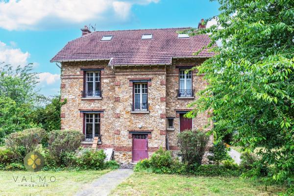 Maison
                                                                                                                                                                                                                                                                                                                        5 pièce(s)                                                                                                                                                                                                          3 chambre(s)                                                                                                                                                                                                          143  m²