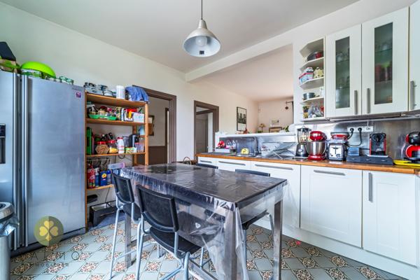 Maison
                                                                                                                                                                                                                                                                                                                        5 pièce(s)                                                                                                                                                                                                          3 chambre(s)                                                                                                                                                                                                          143  m²