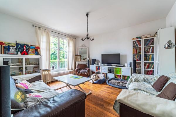 Maison
                                                                                                                                                                                                                                                                                                                        5 pièce(s)                                                                                                                                                                                                          3 chambre(s)                                                                                                                                                                                                          143  m²