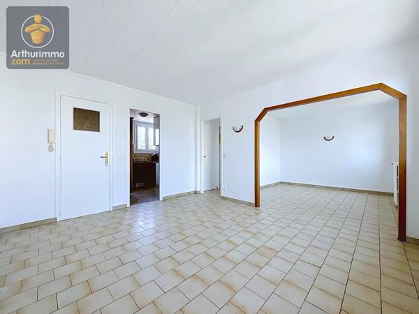 Vente                                                      Appartement
                        
                     4 pièces                      62 m2                     à Melun