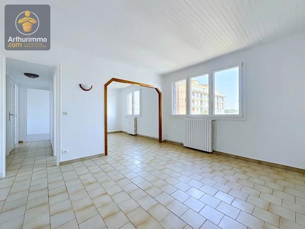 Vente                                                      Appartement
                        
                     4 pièces                      62 m2                     à Melun