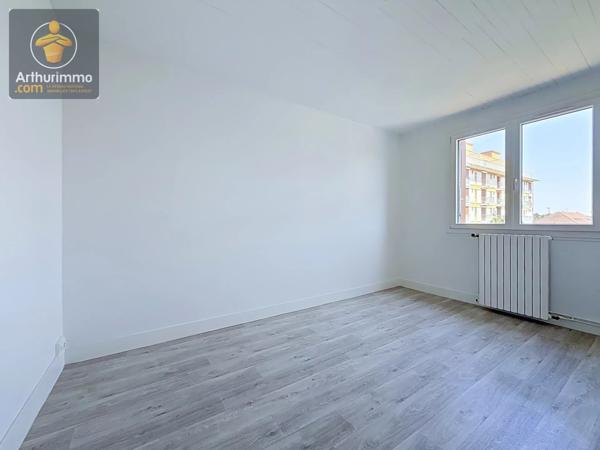 Vente                                                      Appartement
                        
                     4 pièces                      62 m2                     à Melun
