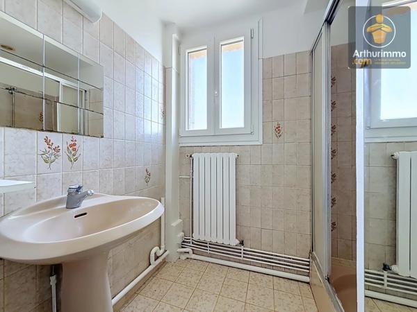 Vente                                                      Appartement
                        
                     4 pièces                      62 m2                     à Melun
