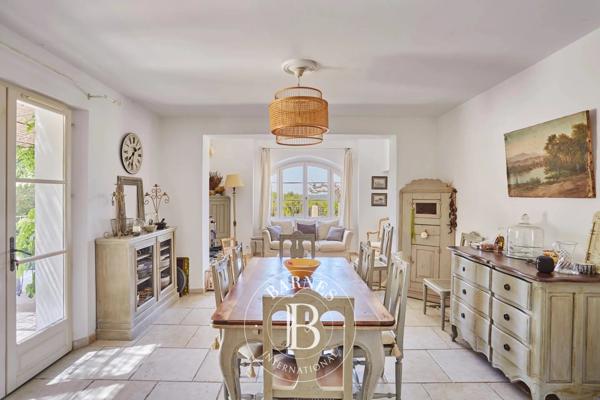 Aix-en-Provence, Propriété 6 Chambres -  240 m² à vendre