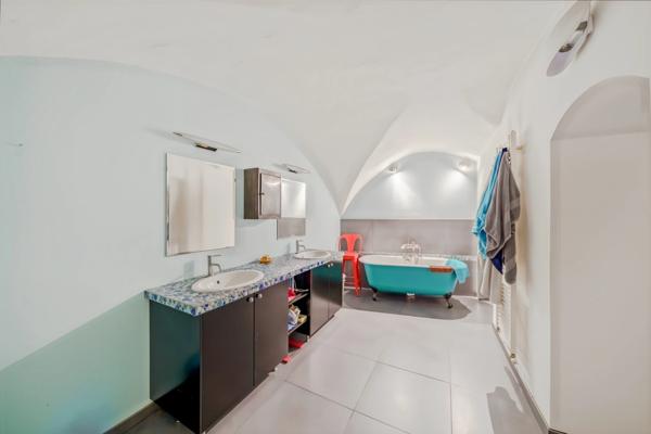 A vendre Appartement T3 157m² à MARSEILLE 2E ARRONDISSEMENT