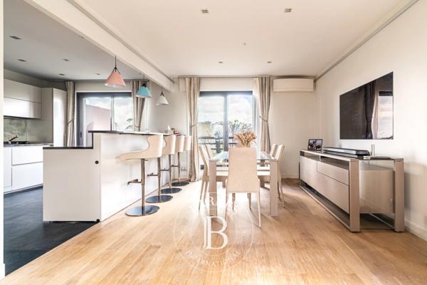 Paris 16ème, Appartement 2 Chambres -  147 m² à vendre