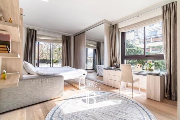 Paris 16ème, Appartement 2 Chambres -  147 m² à vendre