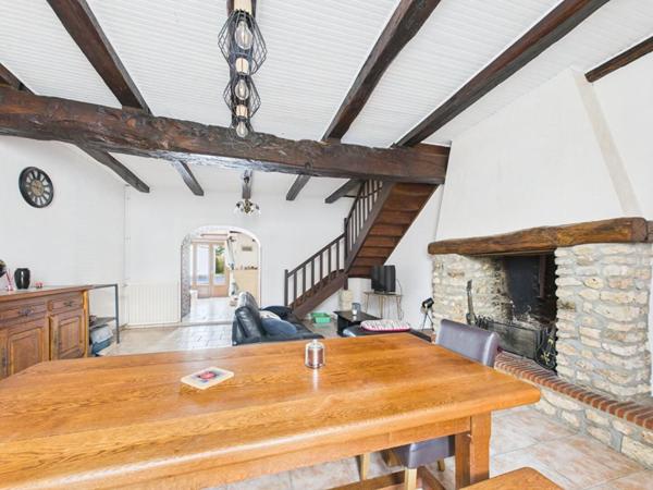 Maison ancienne rénovée à Vivonne de 165 m2, 4 chambres, 1 bureau, jardin, garage