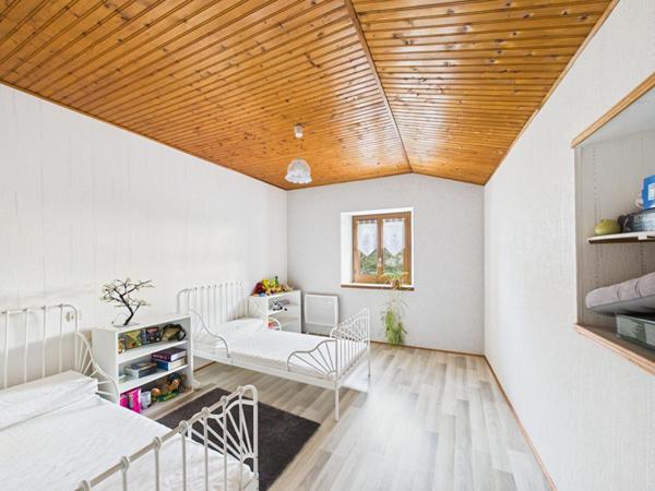 Maison rénovée à Vivonne de 165 m2, 4 chambres, 1 bureau, jardin, garage
