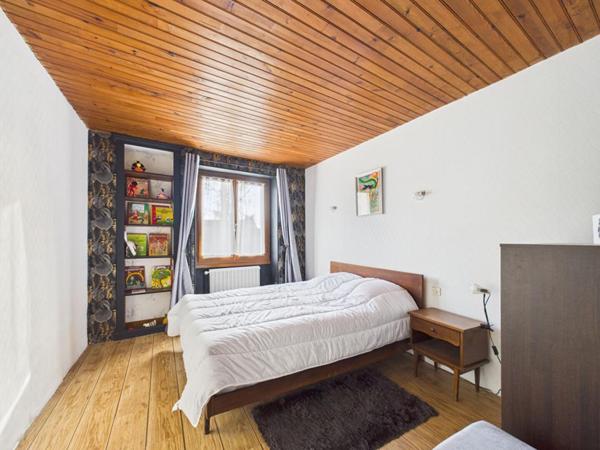 Maison rénovée à Vivonne de 165 m2, 4 chambres, 1 bureau, jardin, garage