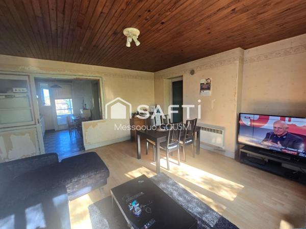 T4 lumineux 83m² avec fort potentiel à rénover avec jardin proche commerces, écoles et transports