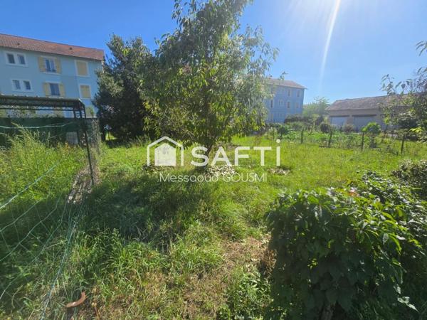 T4 lumineux 83m² avec fort potentiel à rénover avec jardin proche commerces, écoles et transports