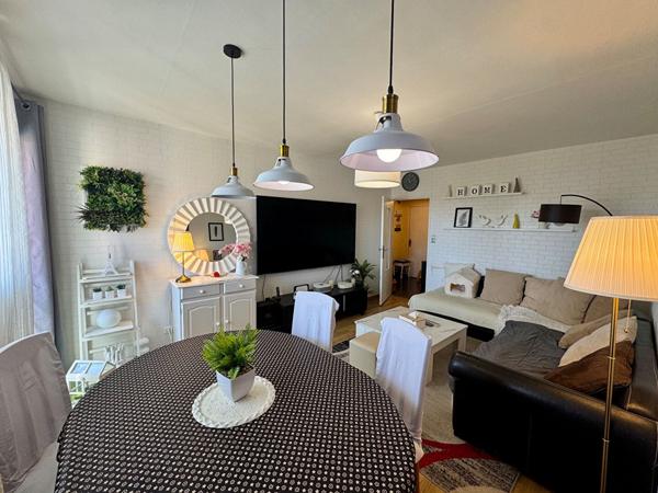 Appartement 3 chambres, dernier étage, GARAGE PRIVATIF, balcon et cave