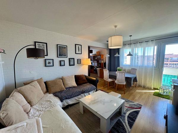 Appartement 3 chambres, dernier étage, GARAGE PRIVATIF, balcon et cave