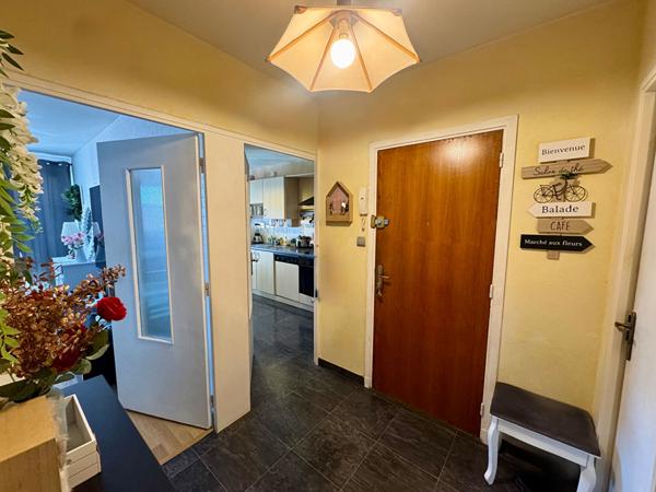 Appartement 3 chambres, dernier étage, GARAGE PRIVATIF, balcon et cave