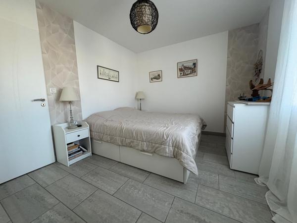 Maison plain pied 194 m2, 5 chambres, piscine, au pied des commerces