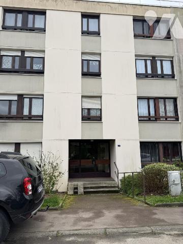 SAINT HERBLAIN - T4 de  80m2 + LOGGIA 7M2 - VUE DÉGAGÉE - PLACE DE STATIONNEMENT 