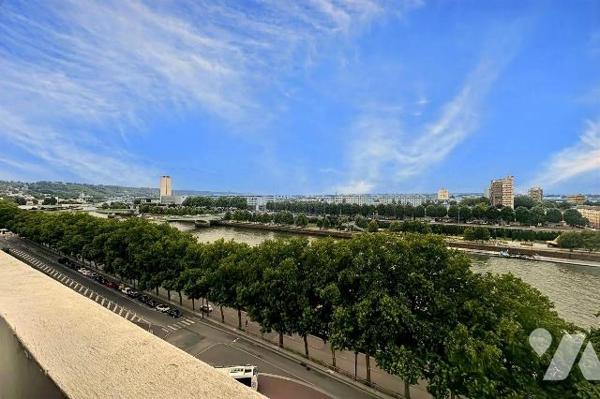 A VENDRE Appartement T3 à ROUEN (76000), au 10 ème étage avec ascenseur, vue imprenable sur la ...