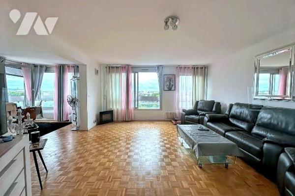 A VENDRE Appartement T3 à ROUEN (76000), au 10 ème étage avec ascenseur, vue imprenable sur la ...