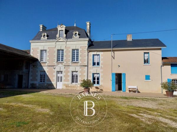 Loudun, Maison 7 Chambres -  333 m² à vendre
