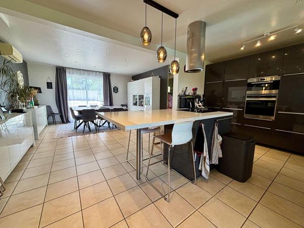 Maison familiale de 184 m² avec piscine ?  5 chambres - cadre privilégié à La Charité-sur-Loire