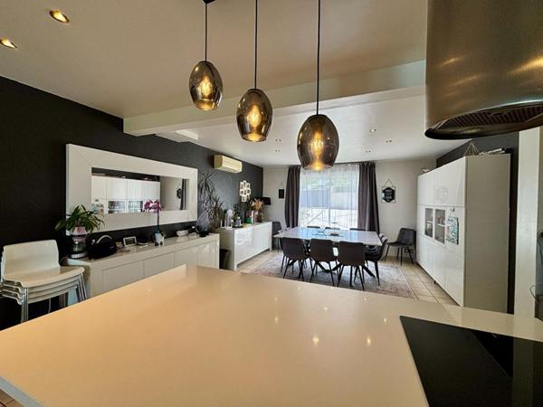 Maison familiale de 184 m² avec piscine ?  5 chambres - cadre privilégié à La Charité-sur-Loire