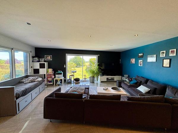 Maison familiale de 184 m² avec piscine ?  5 chambres - cadre privilégié à La Charité-sur-Loire