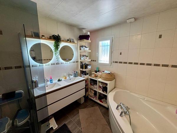 Maison familiale de 184 m² avec piscine ?  5 chambres - cadre privilégié à La Charité-sur-Loire