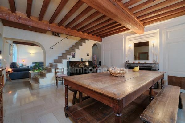 EXCLUSIVITE à Montanay : Propriété de 320m2 alliant Calme, Authenticité et Charme