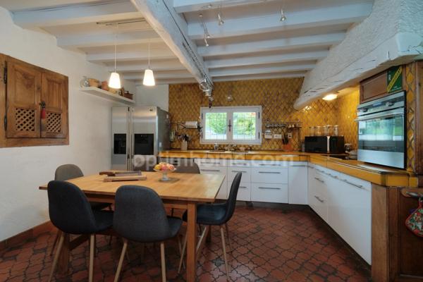 EXCLUSIVITE à Montanay : Propriété de 320m2 alliant Calme, Authenticité et Charme