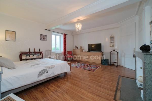 EXCLUSIVITE à Montanay : Propriété de 320m2 alliant Calme, Authenticité et Charme